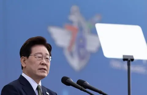 South Korea's Lee threatens action against Ukraine over transfer of North Korean soldiers