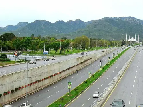 No roads are blocked in Islamabad, says Ministry of Information