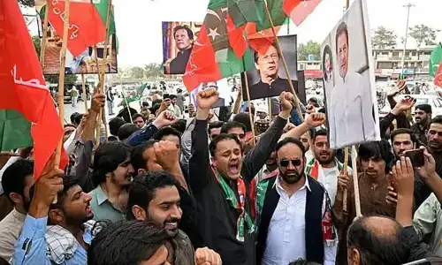 پی ٹی آئی کا لکی مروت سے اسلام آباد کی جانب لانگ مارچ شروع