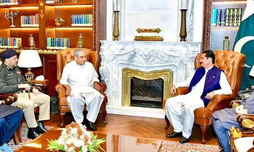 Faisal Kundi, Naqvi discuss governor&rsquo;s rule, security situation in Khyber Pakhtunkhwa
