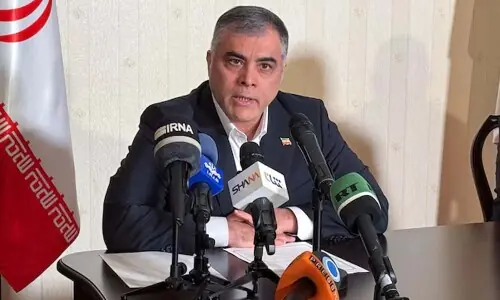Iranian minister quits, replaced by oil executive