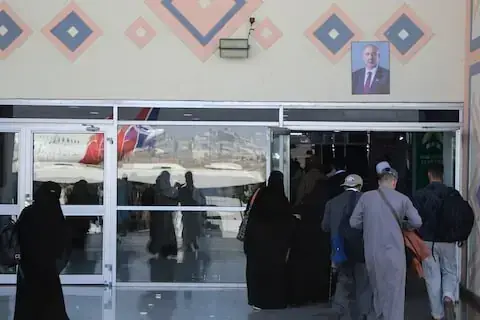 حوثیوں کے عدن ایئرپورٹ پر میزائل حملے، یمن میں لڑائی شدت اختیار کرگئی