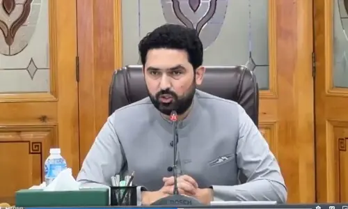 KP CM calls governor&rsquo;s meeting with senior officials &lsquo;unconstitutional&rsquo;, seeks legal opinion