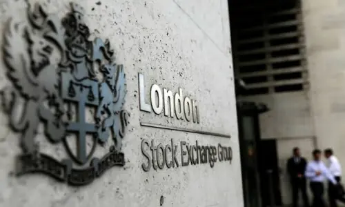FTSE 100 ends higher as financial, medical stocks offset crude price hit
