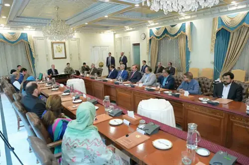 وزیراعظم شہباز شریف کی اتحادی جماعتوں کو خیبر پختونخوا کی صورتِ حال پر بریفنگ، &rsquo;آئینی اقدامات&lsquo; کا دفاع