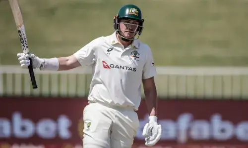 Matt Renshaw's heroics do little to solve Australia's opening puzzle