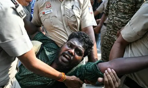 India sends &lsquo;cockroach&rsquo; leaders to jail after protest