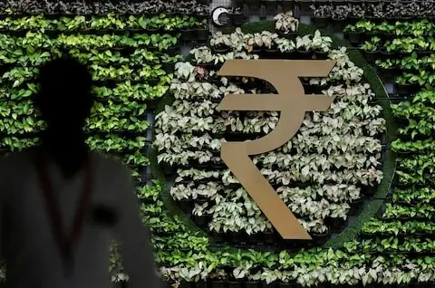 Rupee to rise on Jio IPO inflows, RBI while oil risks cloud outlook Rupee to rise on Jio IPO inflows, RBI while oil risks cloud outlook