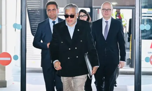 Ishaq Dar arrives in Istanbul for R4, R4+E3 foreign ministers&rsquo; meetings