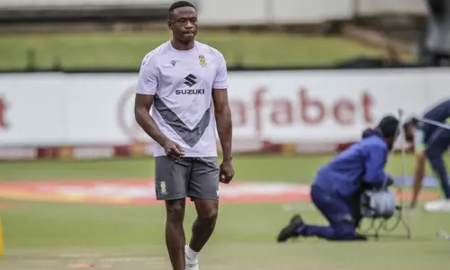 Rabada and Smith renew rivalry before Cape Town decider