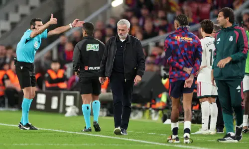 Mourinho gives Real Madrid the answers to Barcelona test in return to Clasico