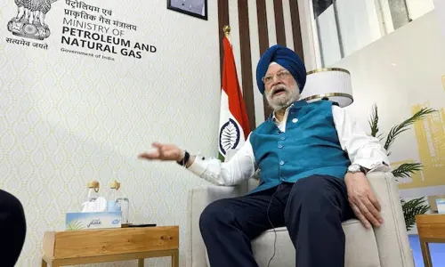 No pressure from US to cut Russian oil imports, Indian oil minister says