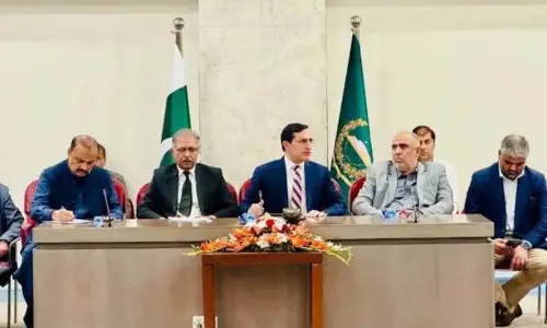 Failed &lsquo;long march&rsquo;, KP emergency: PTI lawmakers question leadership