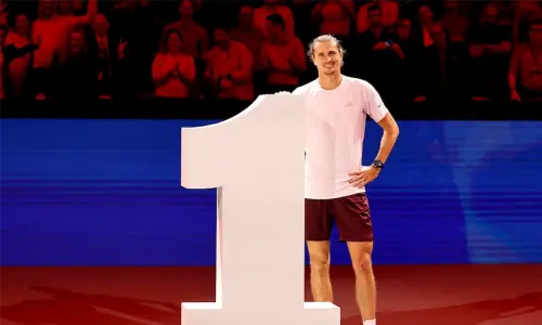 Zverev ensures ascent to number one ranking with Vienna victory