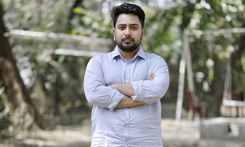 Nahid Islam, convener of the Jatiya Nagorik Party (National Citizen Party), newly formed by Bangladeshi students, who were at the forefront of last year&rsquo;s protests that ousted then-Prime-Minister Sheikh Hasina, poses for a photo, in Dhaka, Bangladesh, March 5, 2025. Photo: Reuters