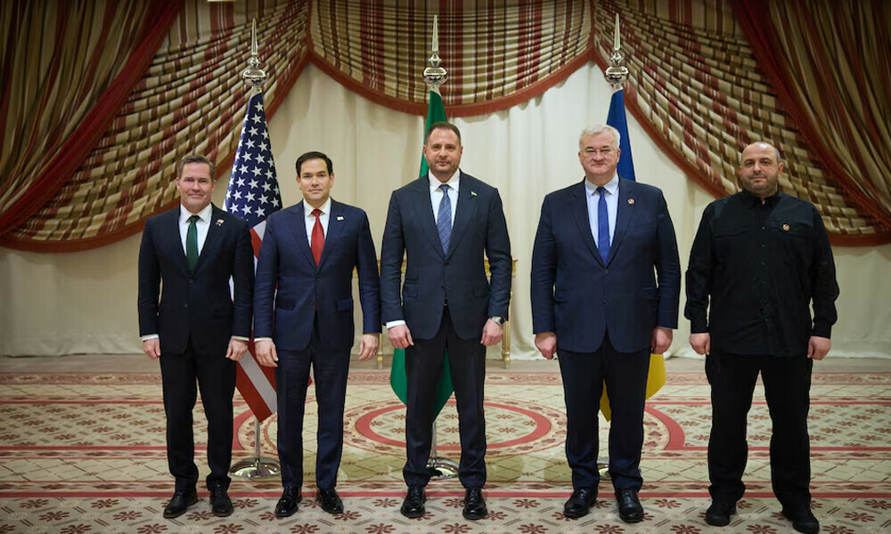 U.S Secretary of State Marco Rubio, U.S National Security Advisor Mike Waltz, Ukrainian Foreign Minister Andrii Sybiha, Ukrainian Head of Presidential Office Andriy Yermak, and Ukrainian Minister of Defense Rustem Umerov pose for a picture after their meeting in Jeddah, Saudi Arabia. Photo: Reuters