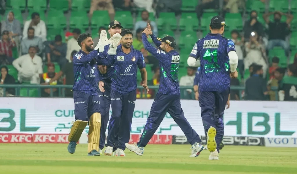PSL X: Quetta Gladiators win last-ball thriller against Karachi Kings