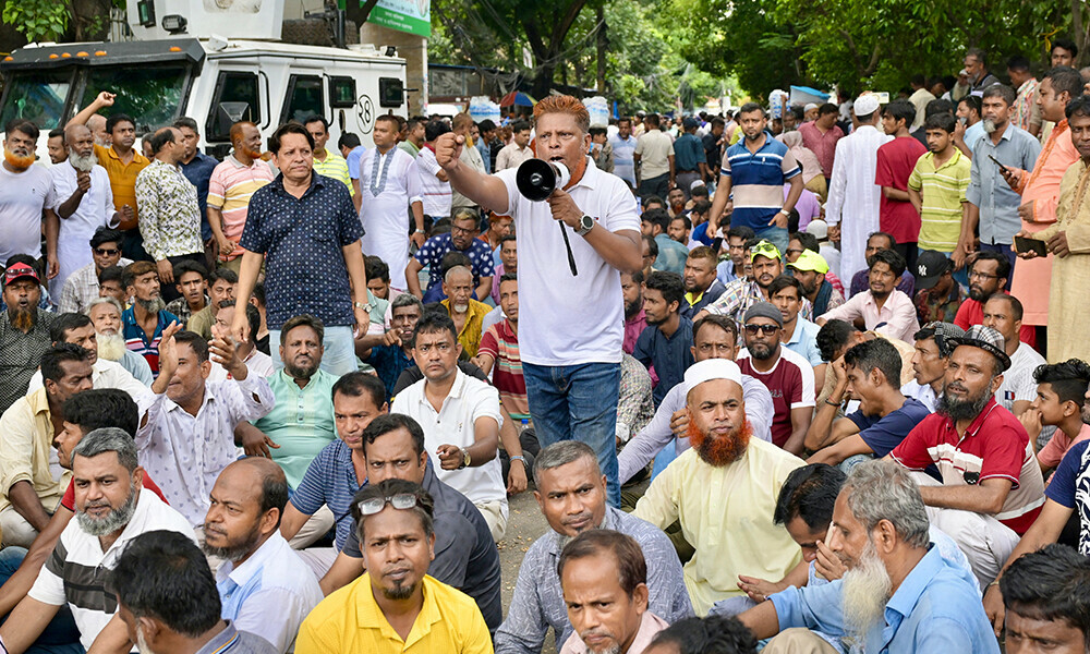 Bangladesh Nationalist Party (BNP) supporters gather near the chief adviser’s residence in Dhaka on May 21, 2025, demanding BNP’s Ishraque Hossain as the capital’s mayor. Photo: AFP