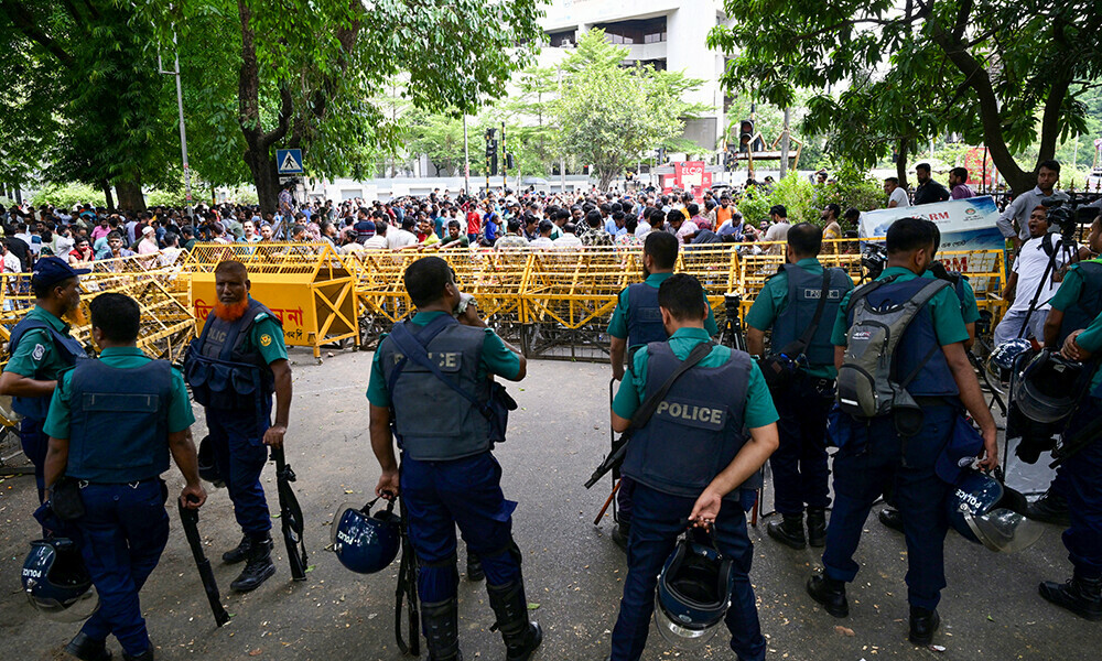 Bangladesh Nationalist Party (BNP) supporters gather near the chief adviser&rsquo;s residence in Dhaka on May 21, 2025, demanding BNP&rsquo;s Ishraque Hossain as the capital&rsquo;s mayor. Photo: AFP