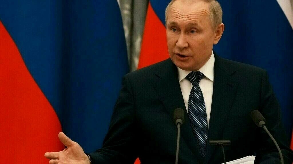 Putin says he wants boost to Russian arms exports