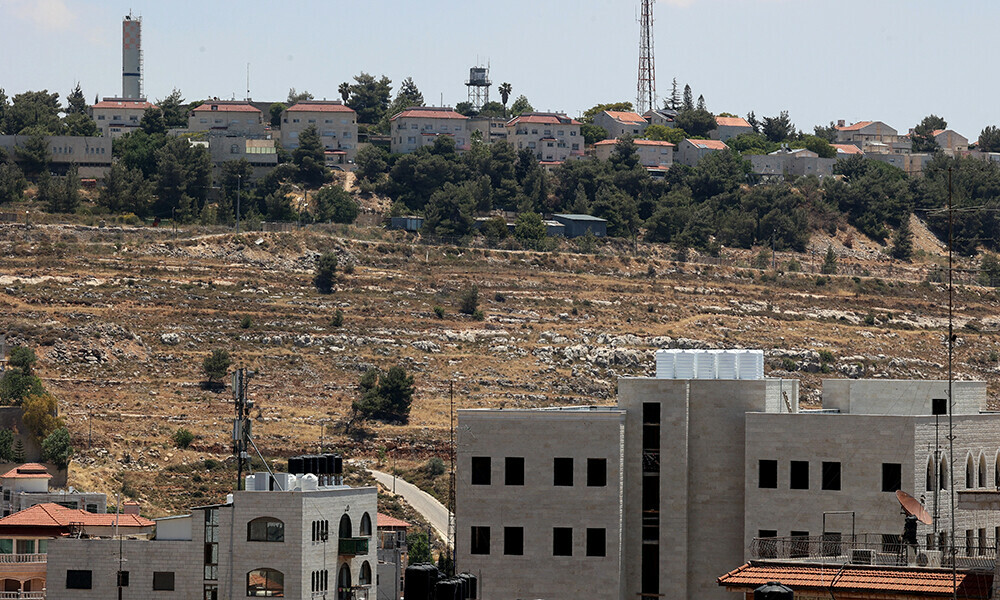 This picture shows houses in the Israeli settlement of Psagot in the occupied West Bank, located on Tawil hill adjacent to the Palestinian cities of Ramallah and al-Bireh, on May 29, 2025. Photo: AFP