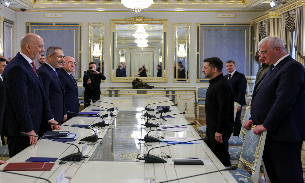 Ukrainian President Volodymyr Zelensky (2nd-R) and Ukraine’s Minister for Foreign Affairs Andrii Sybiha (R) during their meeting with Turkish Foreign Minister Hakan Fidan (2nd-L) in Kyiv on May 30, 2025. Photo: AFP Ukrainian President Volodymyr Zelensky (2nd-R) and Ukraine’s Minister for Foreign Affairs Andrii Sybiha (R) during their meeting with Turkish Foreign Minister Hakan Fidan (2nd-L) in Kyiv on May 30, 2025. Photo: AFP
