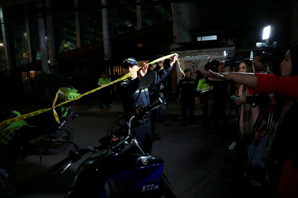 Police officers cordon off the area where Colombian Senator Miguel Uribe Turbay of the opposition Democratic Center party, was shot during a campaign event, in Bogota, Colombia, June 8, 2025. Photo: Reuters Police officers cordon off the area where Colombian Senator Miguel Uribe Turbay of the opposition Democratic Center party, was shot during a campaign event, in Bogota, Colombia, June 8, 2025. Photo: Reuters