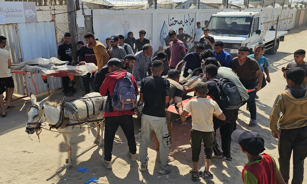 Palestinians transport bodies towards a hospital in Rafah, in the southern Gaza Strip on June 16, 2025. Photo: AFP