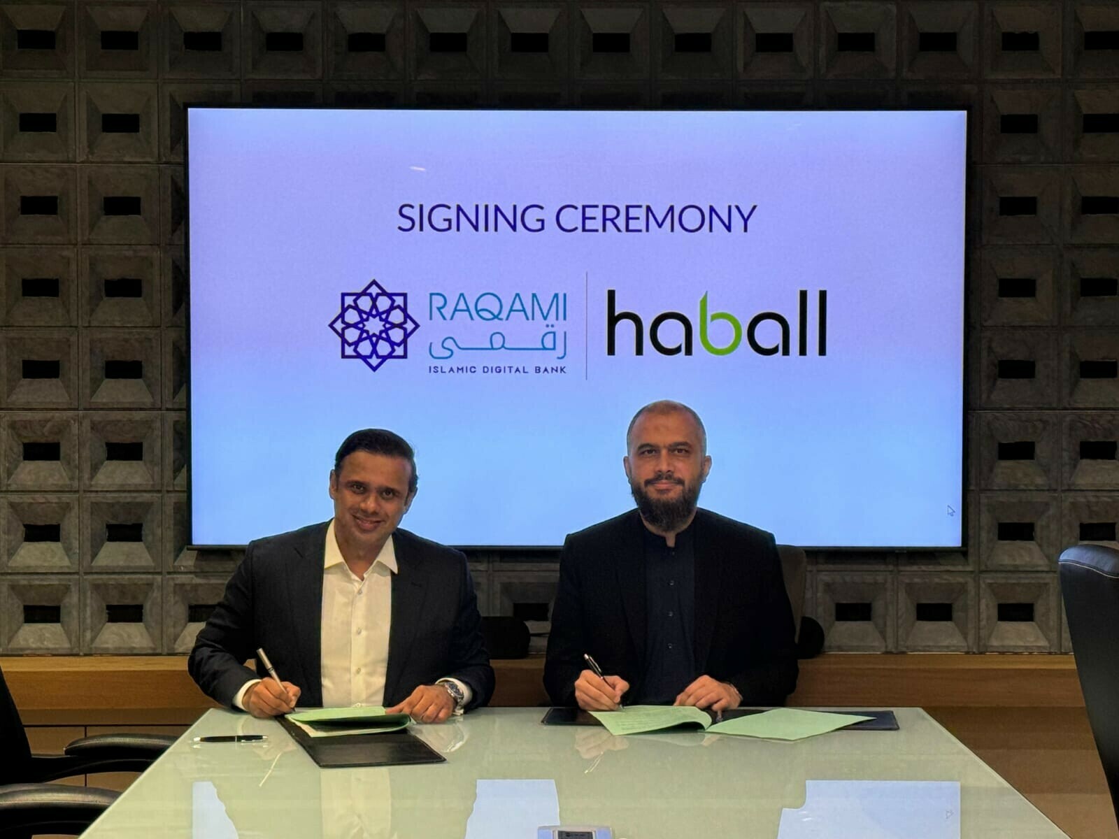 Raqami Islamic Digital Bank and Haball forge strategic partnership to launch Shariah- compliant embedded finance for Pakistan’s SME sector