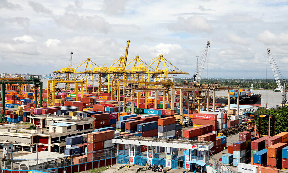 Container cranes lie non-operational at the Chittagong Port in Chittagong on June 29, 2025, as export and import activities remained suspended due to an ongoing protest by employees of the National Board of Revenue (NBR) over reform issues by Bangladesh&rsquo;s interim government. Photo: AFP