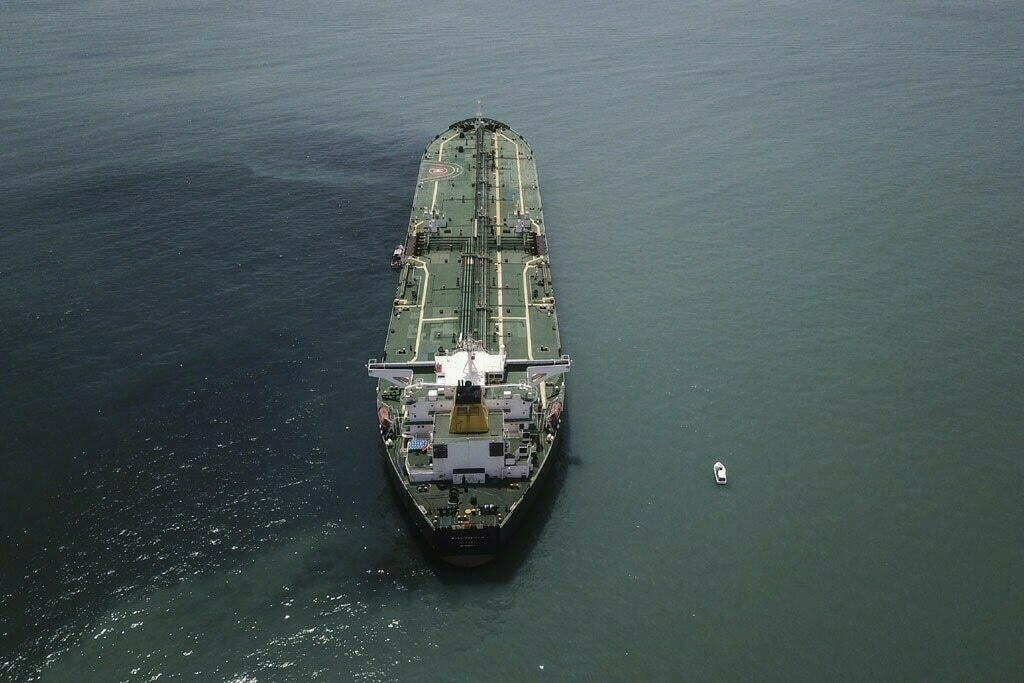 Greenpeace warns of ‘potential disaster’ after oil spill off UAE Greenpeace warns of ‘potential disaster’ after oil spill off UAE