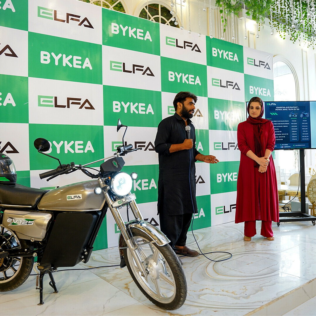   Amir, Bykea driver-partner, sharing his experience of riding ELFA EV125 electric motorbike  