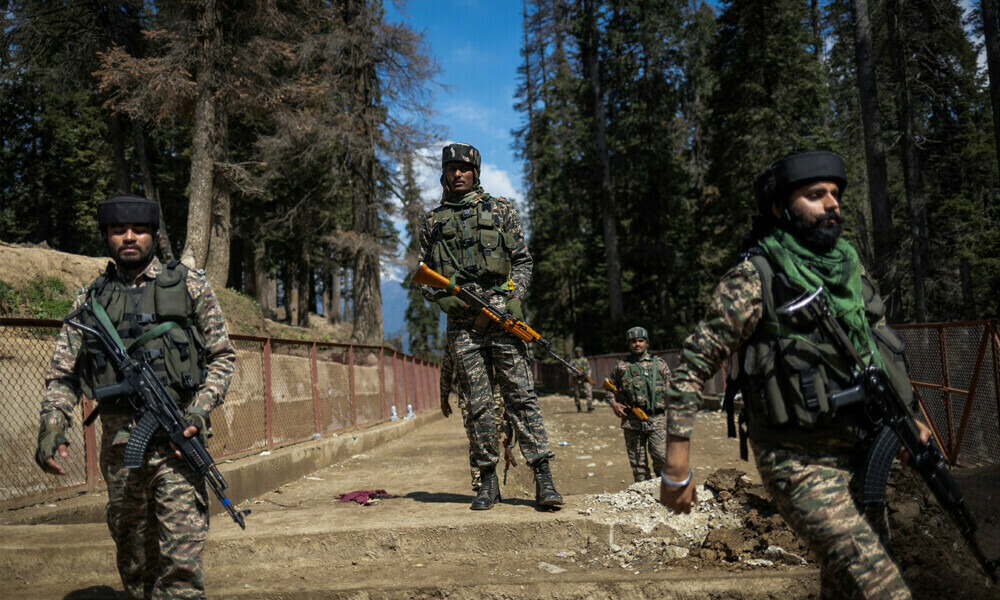مقبوضہ کشمیر میں فائرنگ کا تبادلہ، 3 مشتبہ افراد ہلاک، بھارتی فوج کا دعویٰ