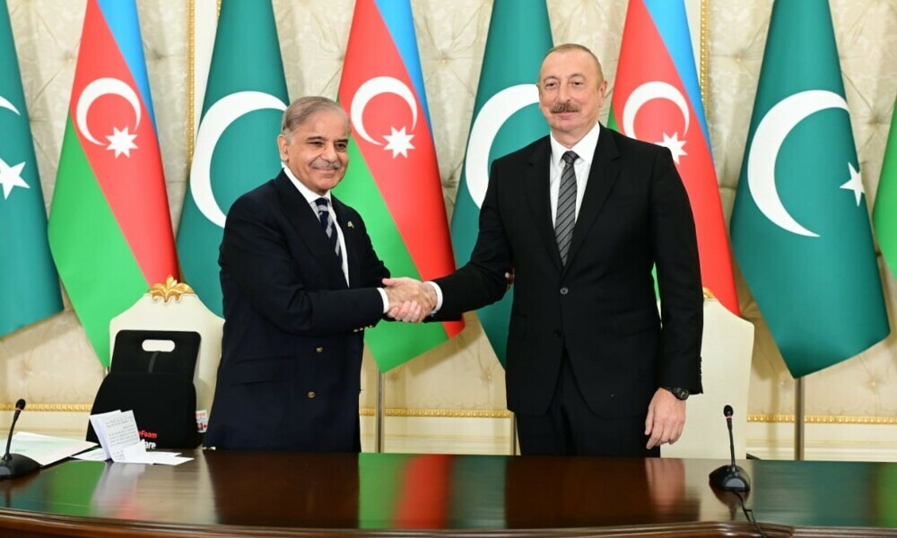 Prime Minister Muhammad Shehbaz Sharif (left) shakes hands with President of Azerbaijan Ilham Aliyev. Photo: X/@GovtofPakistan/File