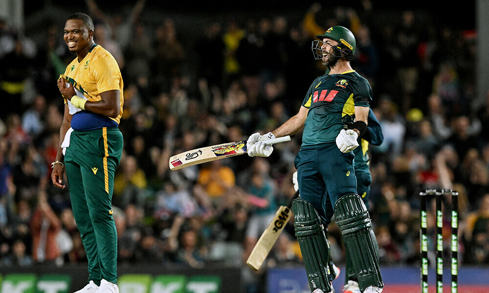 Australia&rsquo;s Glenn Maxwell (R) celebrates his team&rsquo;s victory as South Africa&rsquo;s Lungi Ngidi smiles at the end of the third Twenty20 international cricket match between Australia and South Africa in Cairns on August 16, 2025. Photo: AFP