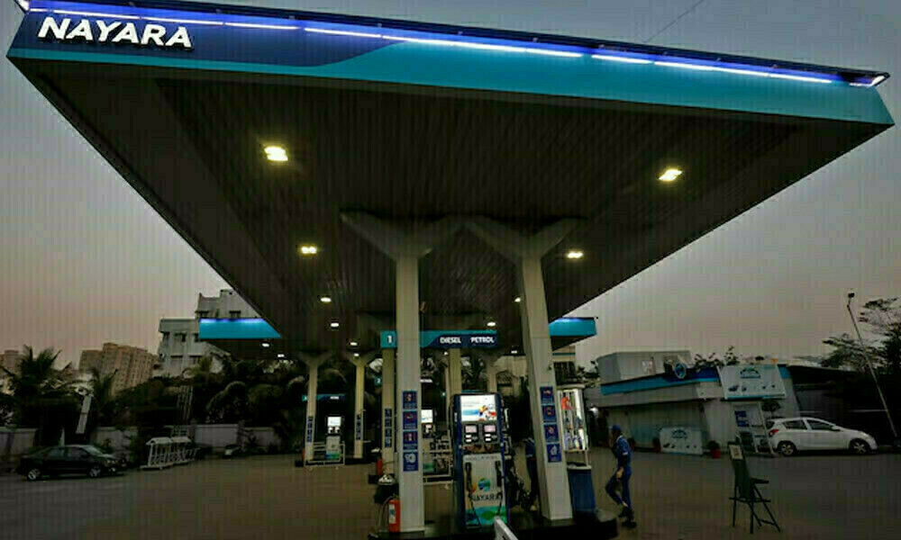 A worker stands at a fuel station of Nayara Energy on the outskirts of Ahmedabad, India, November 16, 2022. File Photo: Reuters