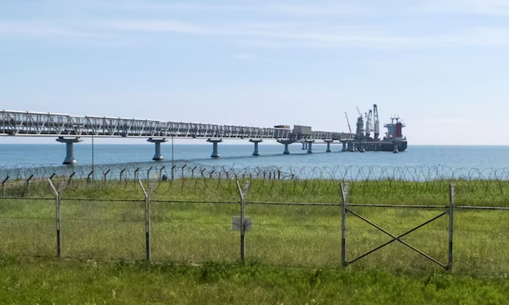 A general view of the liquefied natural gas plant operated by Sakhalin Energy at Prigorodnoye on the Pacific island of Sakhalin, Russia July 15, 2021. Picture taken July 15, 2021. File Photo: Reuters