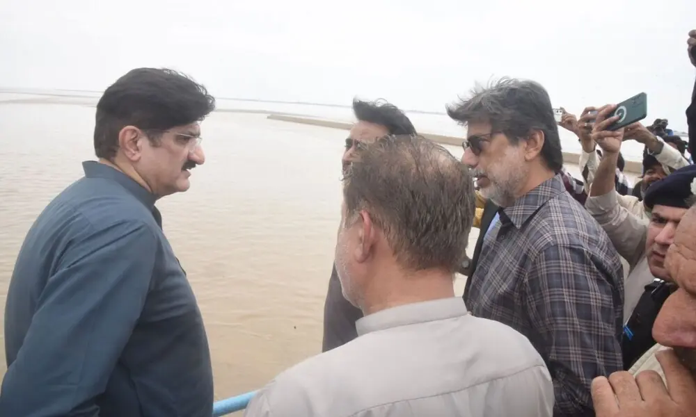 Sindh Chief Minister Syed Murad Ali Shah inspects the Kashmore-Kandhkot (KK) Bund on August 31, 2025. Photo: Facebook/@SindhCMHouse