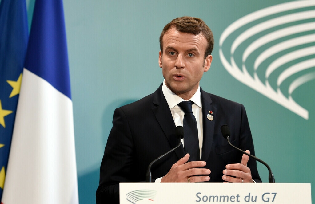 Macron to honour Paris’ last newspaper hawker with medal