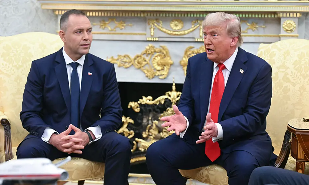 US President Donald Trump hosts Polish President Karol Nawrocki (L) in the Oval Office at the White House in Washington, DC on September 3, 2025. Photo: AFP