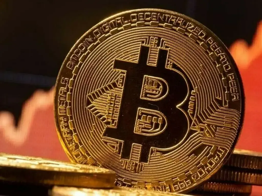 Bitcoin extends decline to $104,782 as Trump escalates US-China trade war -  Markets - Business Recorder