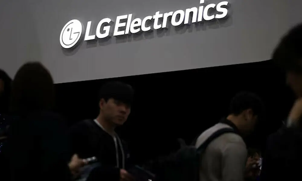 Visitors wait in line to get into LG Electronics’ booth during Korea Electronics Show 2024 in Seoul, South Korea, October 23, 2024. REUTERS Visitors wait in line to get into LG Electronics’ booth during Korea Electronics Show 2024 in Seoul, South Korea, October 23, 2024. REUTERS