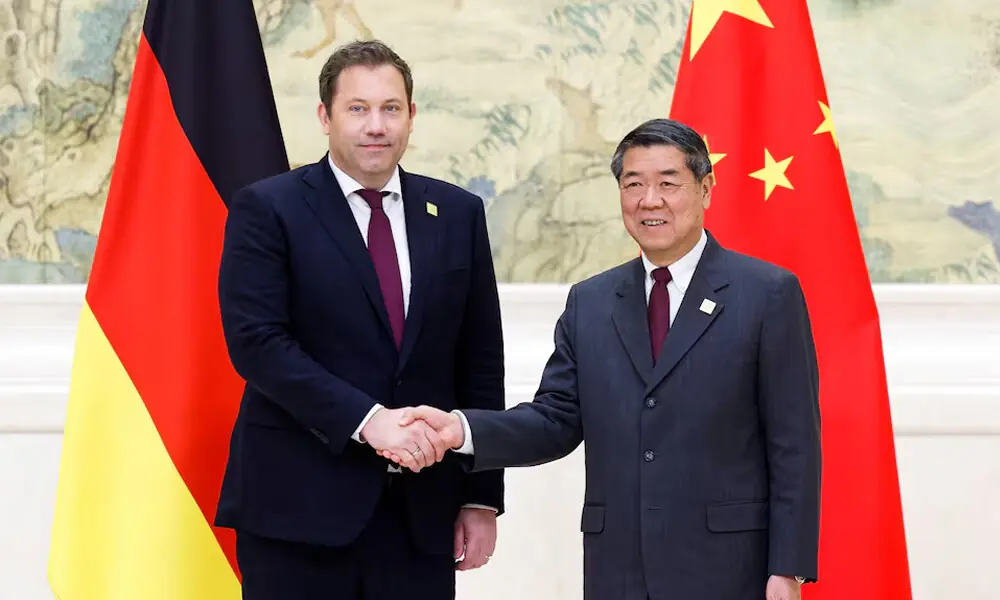 German Vice Chancellor and Finance Minister Lars Klingbeil, and China&rsquo;s Vice Premier He Lifeng walk out during a high-level meeting at Diaoyutai State Guesthouse in Beijing, China, November 17, 2025. Photo: Reuters
