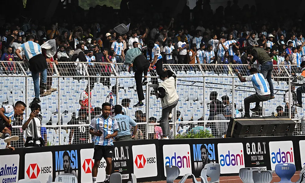 Fans react as Inter Miami’s Argentine forward #10 Lionel Messi departs from the Salt Lake Stadium in Kolkata on December 13, 2025. Photo: AFP Fans react as Inter Miami’s Argentine forward #10 Lionel Messi departs from the Salt Lake Stadium in Kolkata on December 13, 2025. Photo: AFP