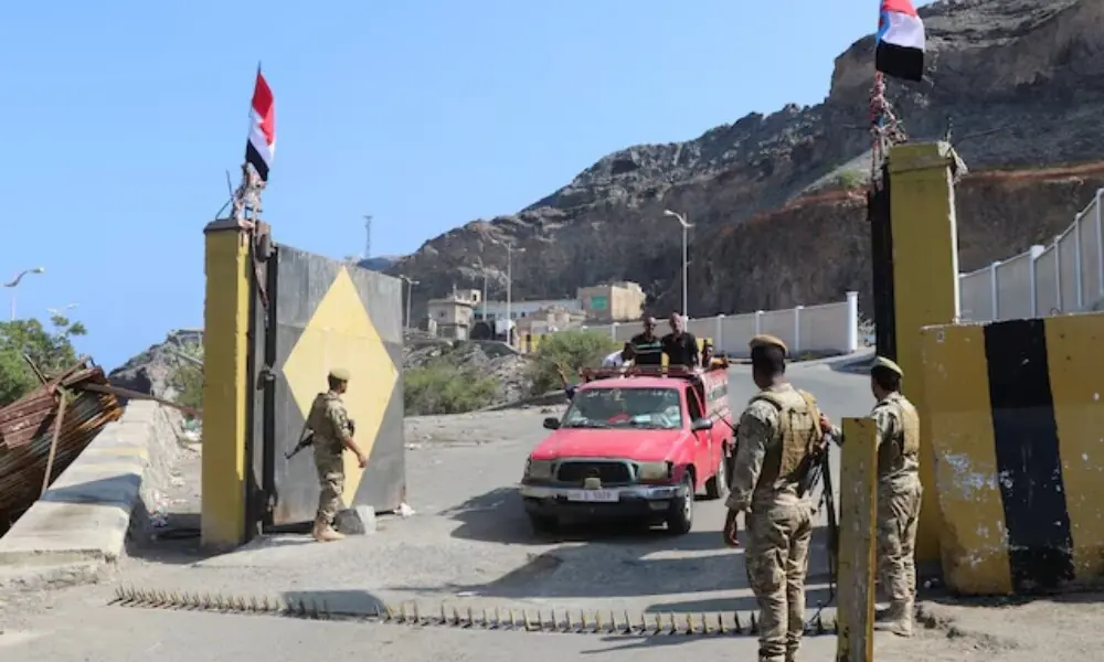 Soldiers loyal to Yemen&rsquo;s separatist Southern Transitional Council stand guard outside the compound of the presidential palace in Aden, Yemen December 9, 2025. Photo: Reuters