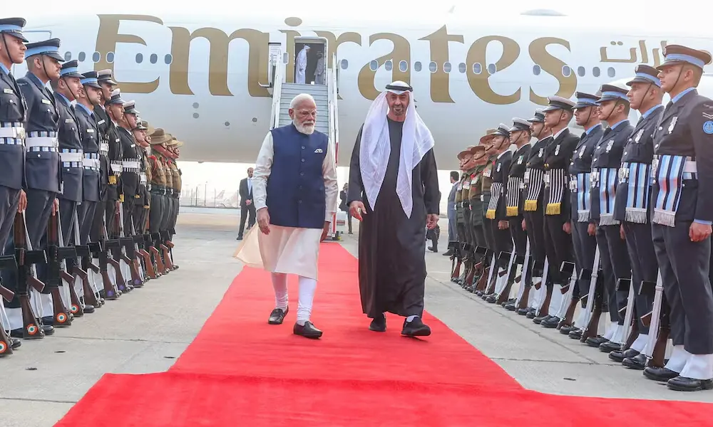 UAE President Sheikh Mohamed bin Zayed Al Nahyan walks with India&rsquo;s Prime Minister Narendra Modi upon his arrival at the airport in New Delhi, India, January 19, 2026. Photo: Reuters