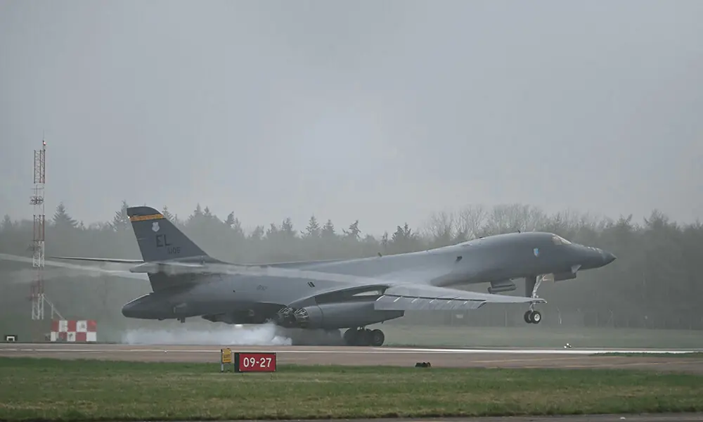 A US Air Force B-1 Lancer bomber lands at RAF Fairford in south west England on March 7, 2026. Photo: AFP