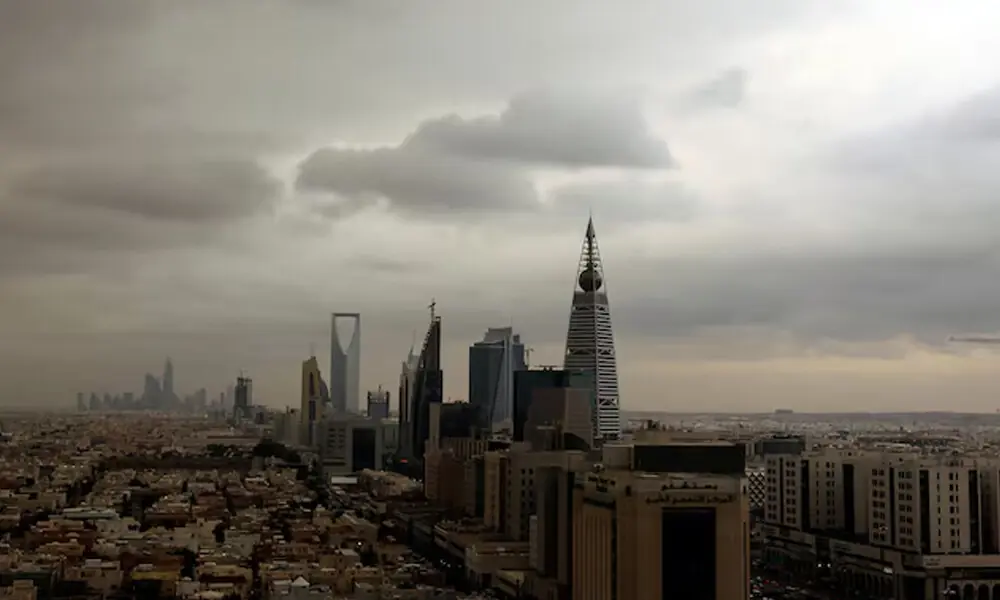 Clouds move over the Riyadh skyline November 17, 2013. File Photo: Reuters