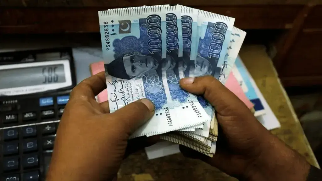 Rupee records gain against US dollar Rupee records gain against US dollar