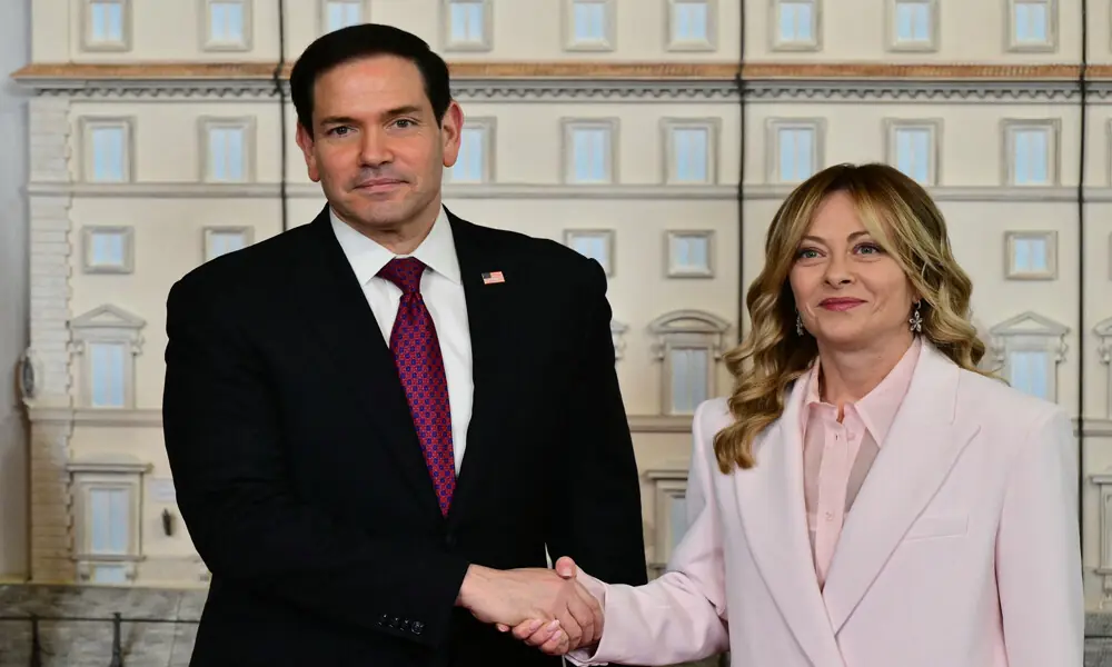 Italy's Prime Minister, Giorgia Meloni welcomes US Secretary of State Marco Rubio at Palazzo Chigi in Rome on May 8, 2026. Photo: AFP